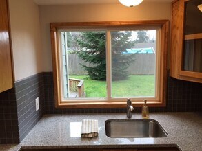 4001 NE 22nd Pl in Renton, WA - Building Photo - Building Photo