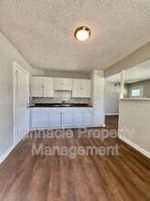 64 E 32nd St in San Angelo, TX - Building Photo - Building Photo