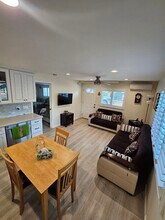 9773 Paso Robles Ave in Los Angeles, CA - Foto de edificio - Building Photo