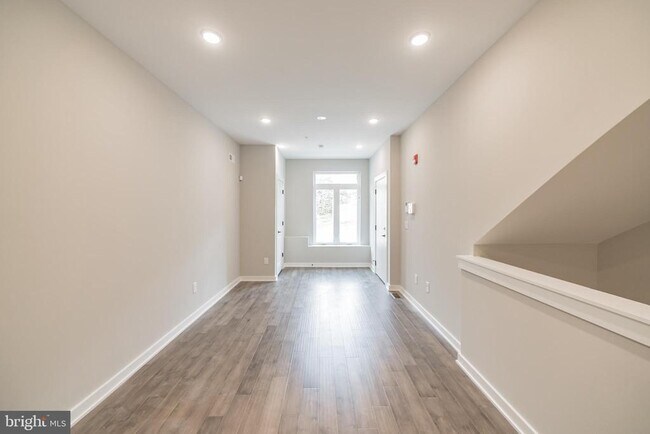 2410 Clifford St in Philadelphia, PA - Building Photo - Building Photo