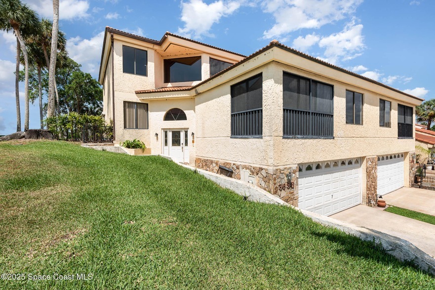 3686 Muirfield Dr in Titusville, FL - Building Photo