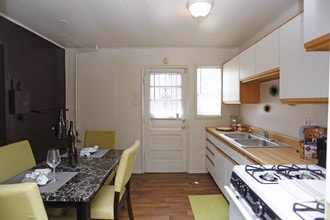 Westbrook Apartments in Gary, IN - Foto de edificio - Building Photo