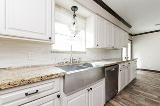 1709 Richardson St in Liberty, TX - Building Photo - Building Photo