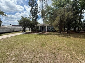 5305 E Whiteway Dr in Tampa, FL - Building Photo - Building Photo