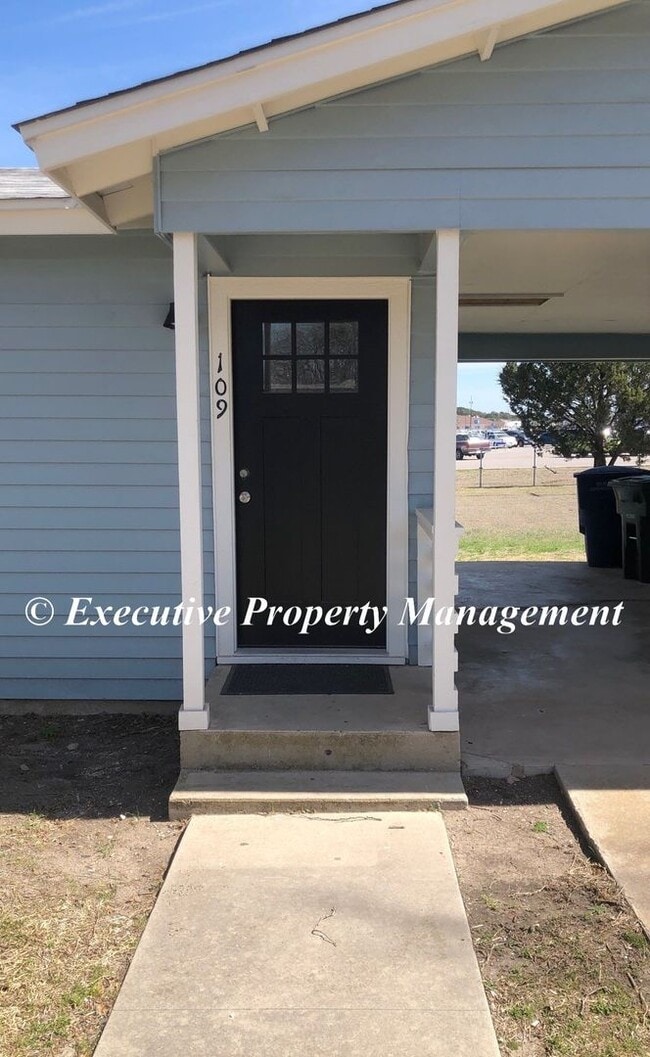 107-109 Gibson St in Copperas Cove, TX - Building Photo - Building Photo