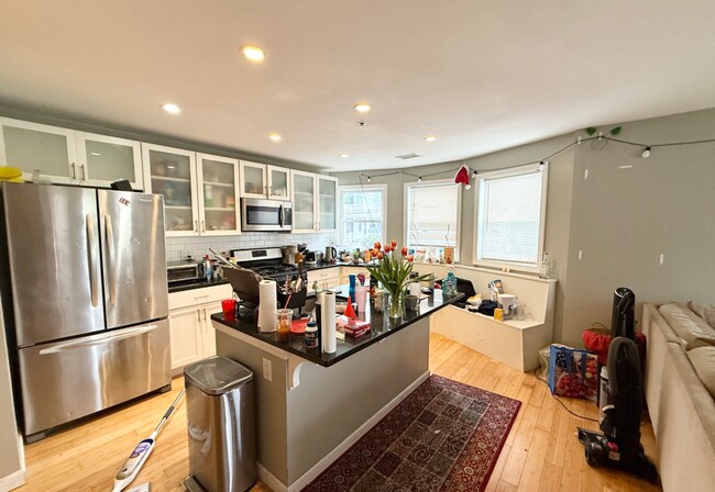 110 Chester St, Unit 1 in Boston, MA - Building Photo - Building Photo