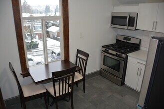 3555 5th Av W in Vancouver, BC - Building Photo - Building Photo