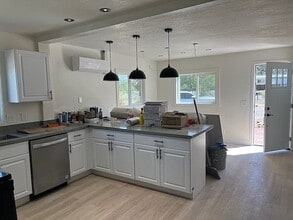 1595 Short Ridge Dr in Reno, NV - Building Photo - Building Photo