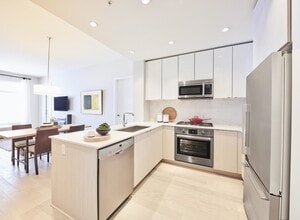 Shoreline in New Westminster, BC - Building Photo - Building Photo