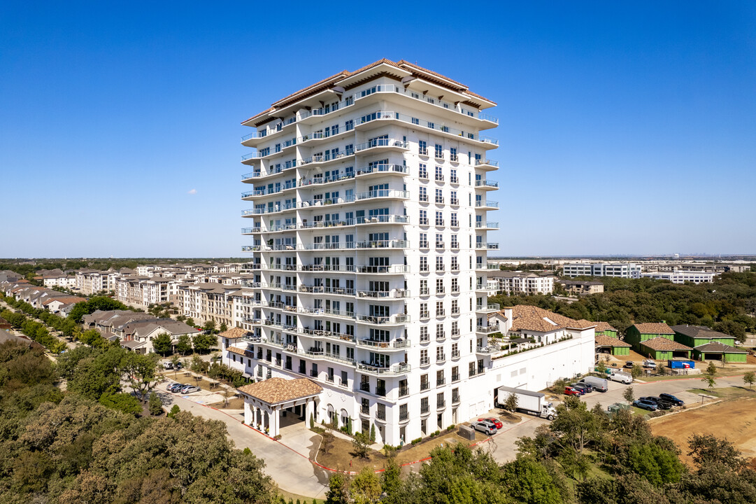 Lakeside Tower in Flower Mound, TX - Building Photo