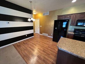 394 E 600 S in Vernal, UT - Foto de edificio - Building Photo