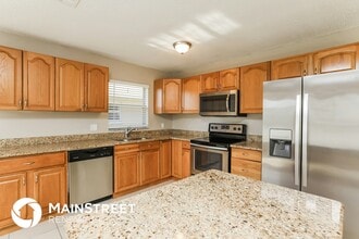 616 E Bay Cove in Winter Garden, FL - Building Photo - Building Photo