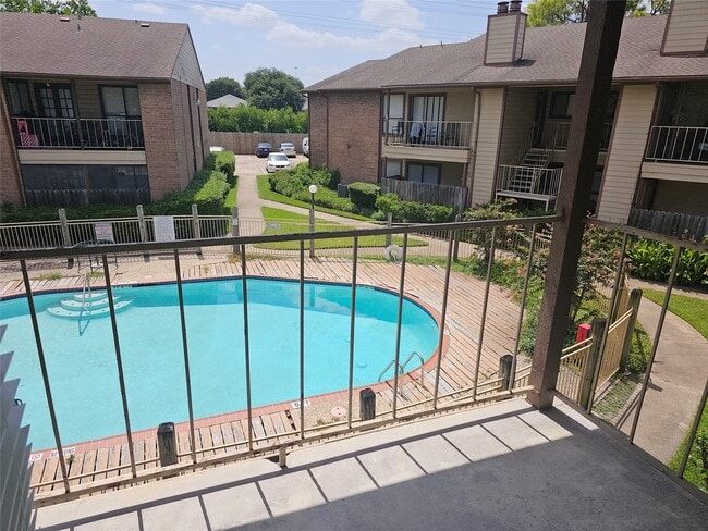 property at 9000 Bissonnet St
