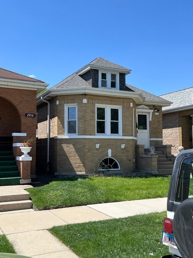 2918 N Lowell Ave in Chicago, IL - Building Photo - Building Photo