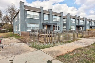 2325 NW 12th St in Oklahoma City, OK - Foto de edificio - Building Photo
