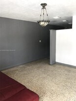 3121 NW 103rd St in Miami, FL - Building Photo