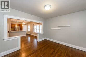 9 Atwood St in St Catharines, ON - Building Photo - Building Photo