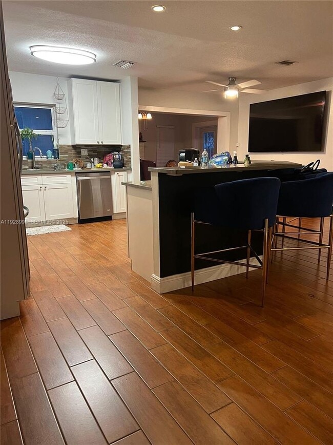 1040 Lyons Park Dr in Pompano Beach, FL - Building Photo - Building Photo