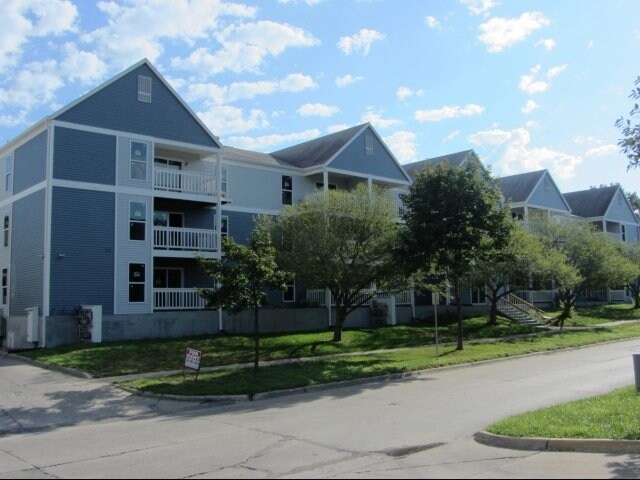 2470 Lakeside Dr Iowa City, IA Rental Homes and