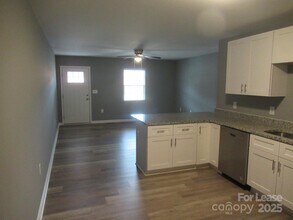 143 Glen-Gar Dr in Lincolnton, NC - Foto de edificio - Building Photo