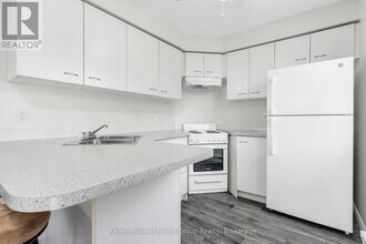 77 Lancaster St W in Kitchener, ON - Building Photo - Building Photo