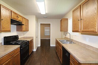10403 Hurst Hill Ln in Houston, TX - Building Photo - Building Photo