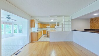 14355 Rainy Lake Dr in Chesterfield, MO - Building Photo