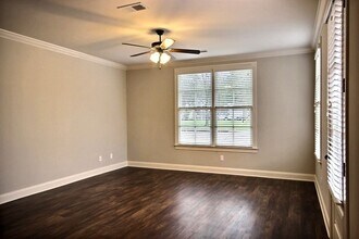 214 E South St in Collierville, TN - Building Photo - Building Photo