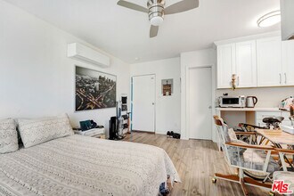 1740 Hauser Blvd in Los Angeles, CA - Building Photo - Building Photo