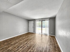 2120 Catalina Dr in Clearwater, FL - Building Photo - Building Photo