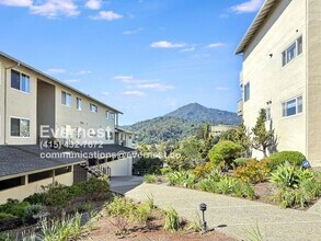 175 Upper Via Casitas in Larkspur, CA - Building Photo - Building Photo