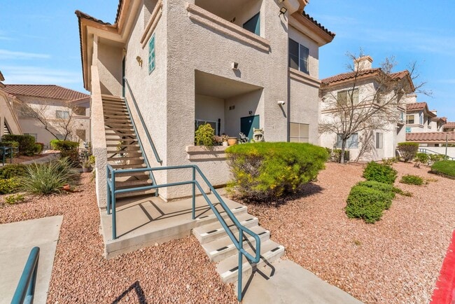 2113 Echo Bay in Las Vegas, NV - Building Photo - Building Photo