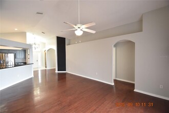 12913 Lake Vista Dr in Gibsonton, FL - Building Photo - Building Photo