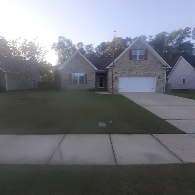 5833 Kindley Dr in Fayetteville, NC - Foto de edificio - Building Photo