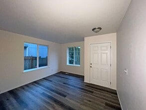 22020 64th Ave Ct E in Spanaway, WA - Building Photo - Building Photo