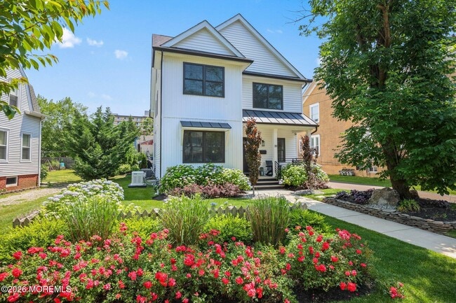 property at 28 Rector Pl