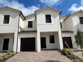 23047 SW 131st Ave in Miami, FL - Building Photo