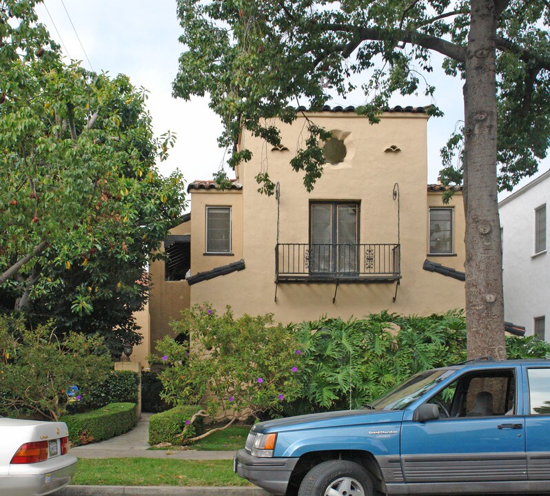 1143 Cardiff Ave in Los Angeles, CA - Building Photo