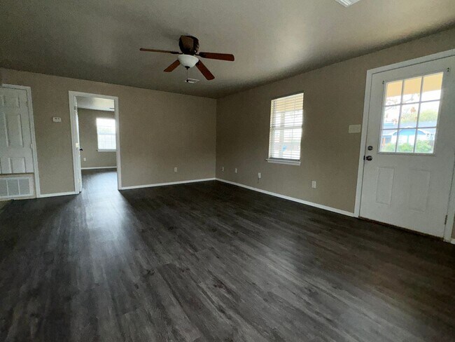 705 5th St in Elgin, OK - Building Photo - Building Photo