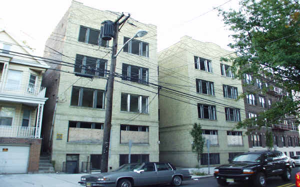 162 Bergen Ave in Jersey City, NJ - Building Photo - Building Photo