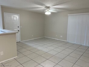 6492 Royal Woods Dr in Ft. Myers, FL - Building Photo - Building Photo