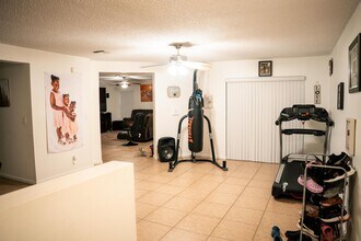 3381 Turtle Cove in Royal Palm Beach, FL - Building Photo - Building Photo