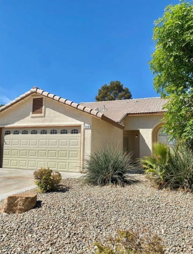 5441 Cove Point Dr in Las Vegas, NV - Building Photo - Building Photo