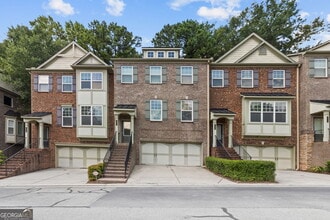 2086 Cobblestone Cir NE in Atlanta, GA - Building Photo - Building Photo