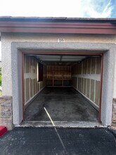 1725 Queen Victoria St in Las Vegas, NV - Building Photo - Building Photo