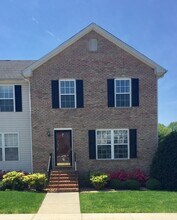 1040 Middle View Dr in Forest, VA - Building Photo - Building Photo