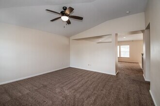 1158 Summer Bluff Rd in Jacksonville, FL - Building Photo - Building Photo