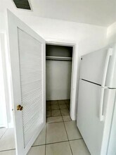 8990 SW 25th St in Miami, FL - Foto de edificio - Building Photo