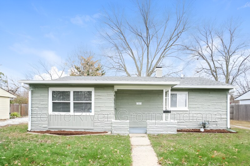 7373 Twin Beech Dr in Lawrence, IN - Building Photo