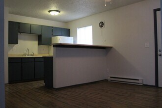 1322 E 7th St in Rifle, CO - Building Photo - Building Photo